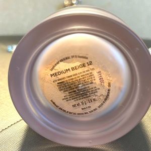 Bare minerals powder foundation